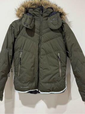 Columbia Sportswear Company olive green down feather jacket size small faux fur